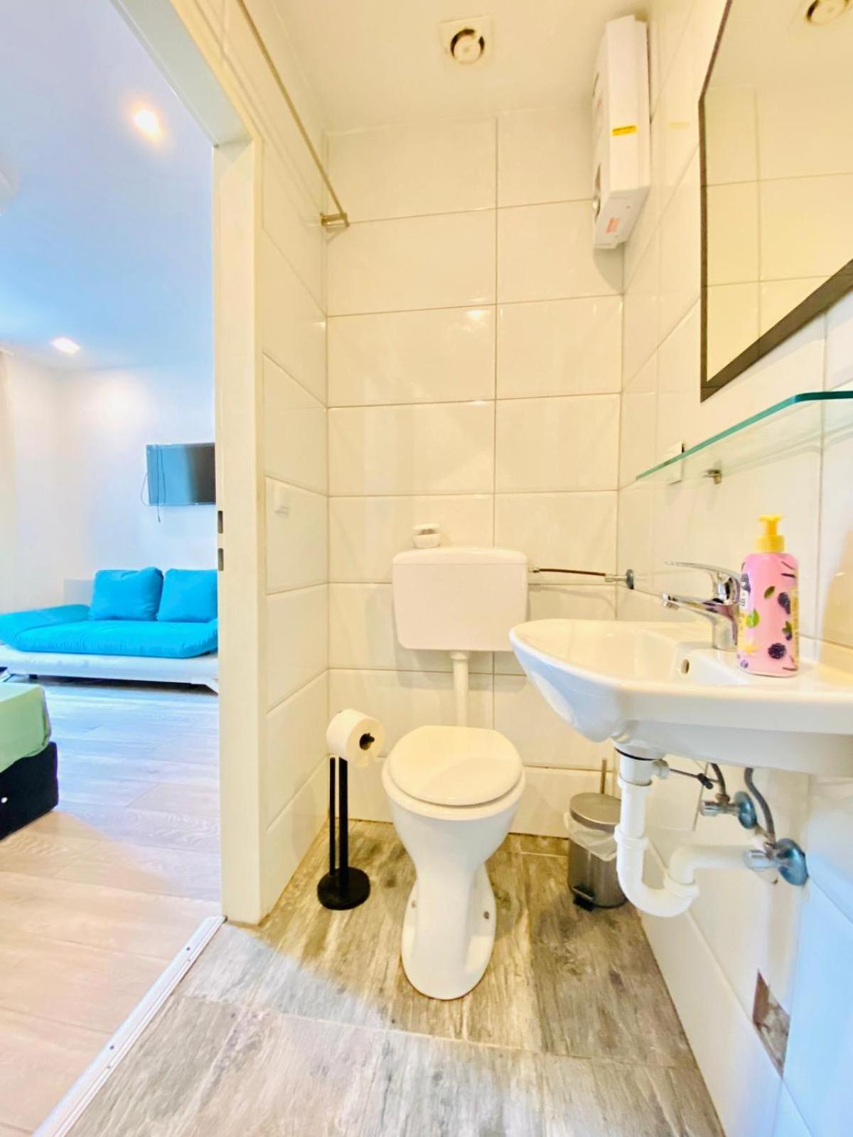 Cute 1Br Apt - 10 Mins Walk From Downtown Wina Bagian luar foto