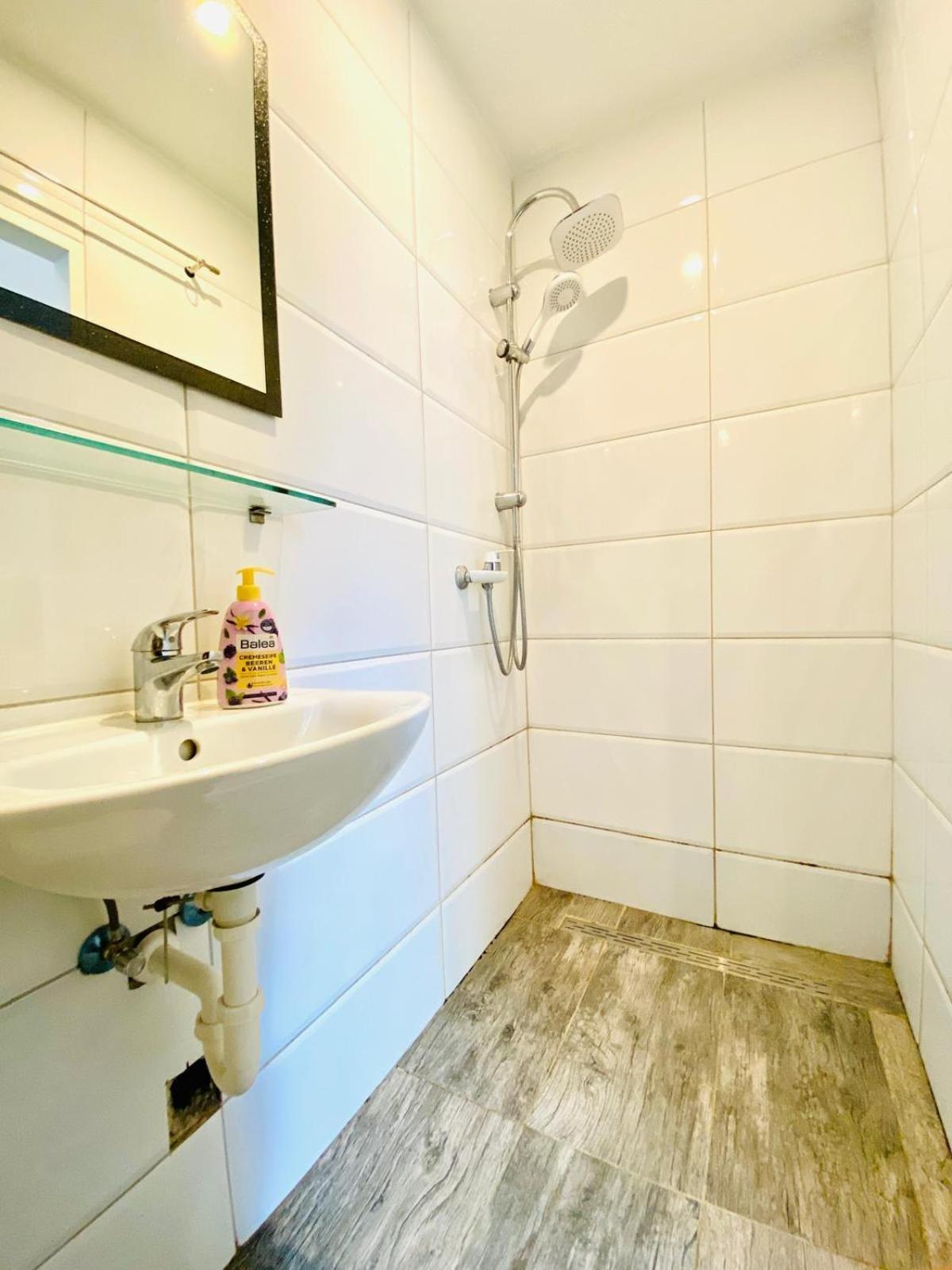 Cute 1Br Apt - 10 Mins Walk From Downtown Wina Bagian luar foto